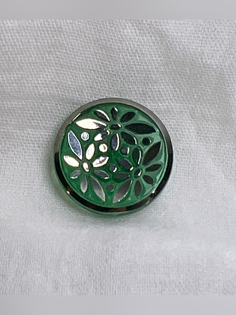 Vintage 5 Green Floral Metal Accent Button Charm 17 mm